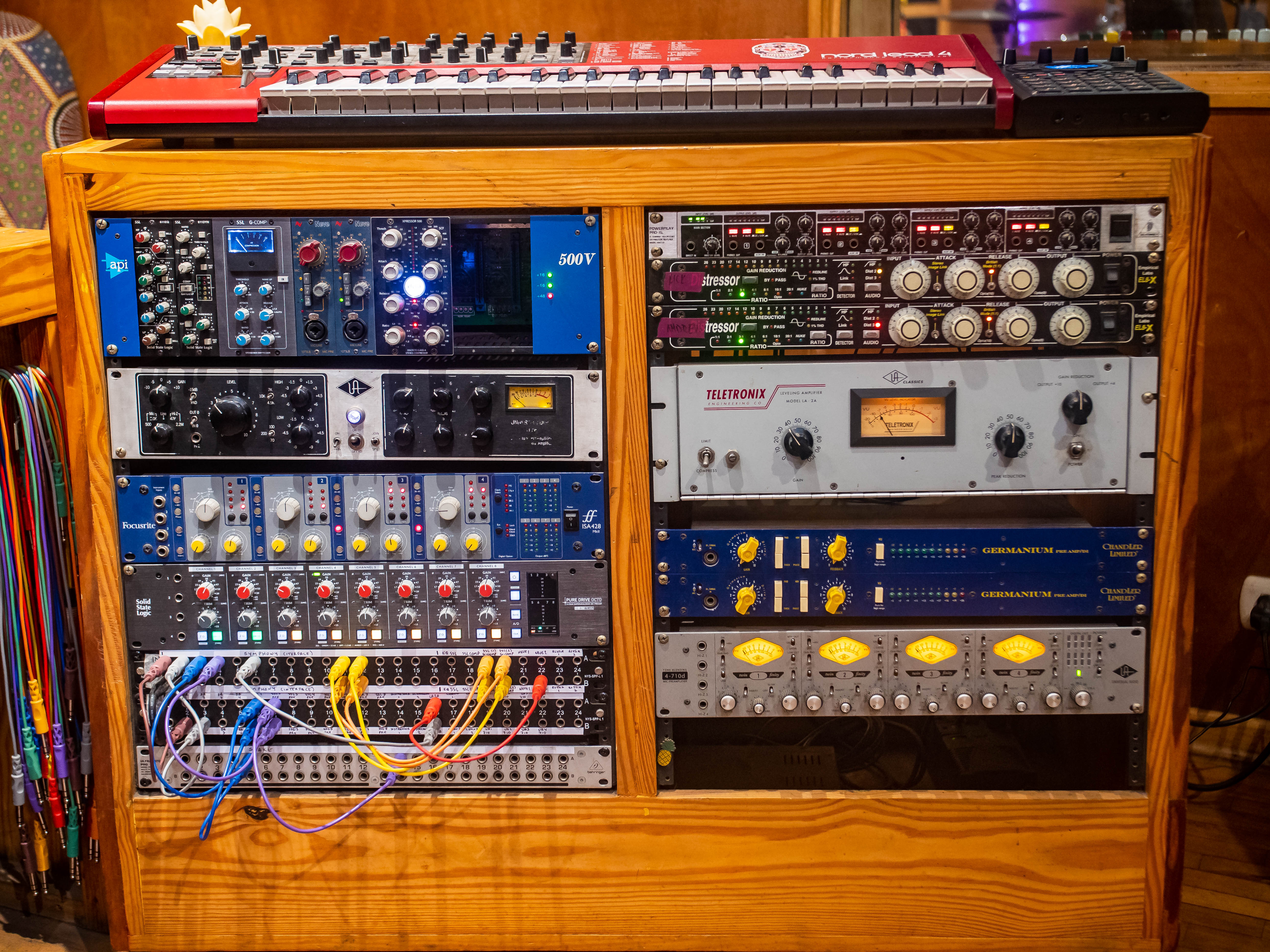 Detalle de equipo del estudio Audio Dealers